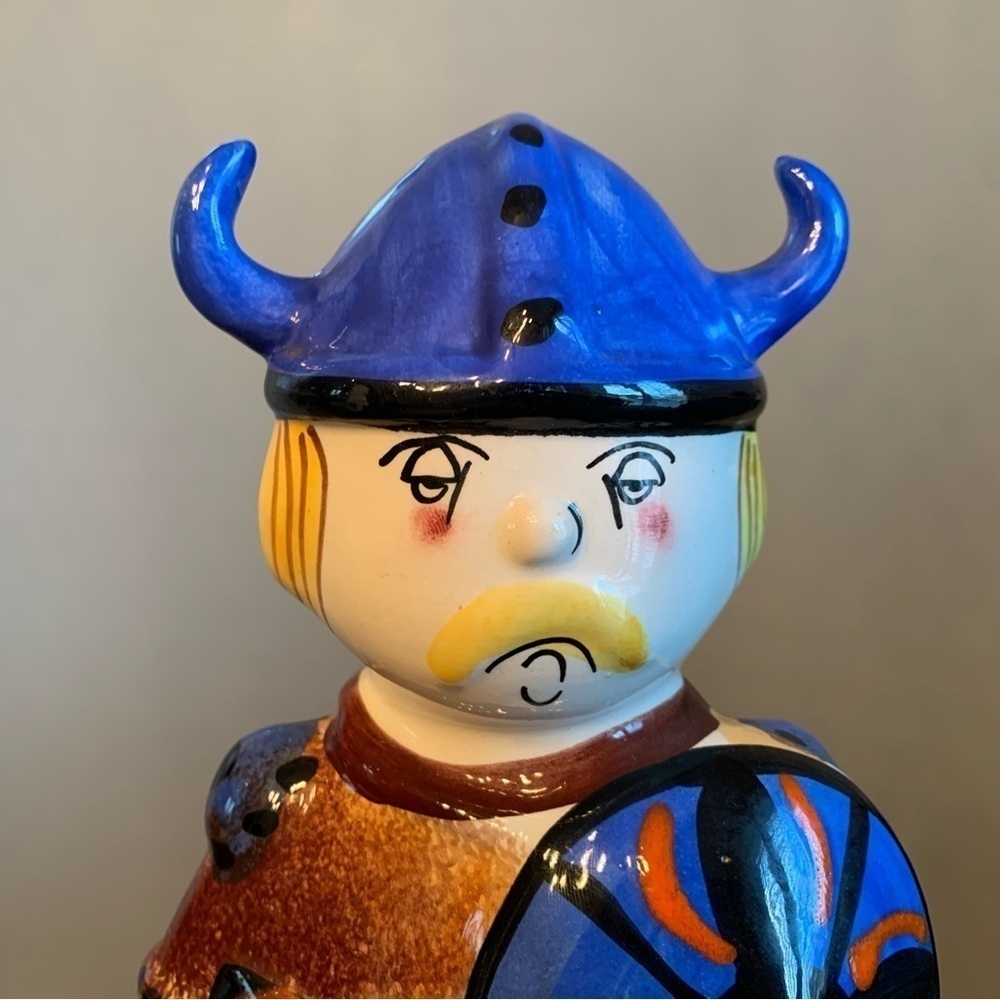 Italian Decanter Ceramiche San Marino Viking Shield Vintage Cork Stuck Italy - Picture 2 of 10